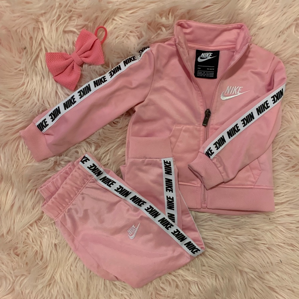 2 Piece Nike Jogger Set -18M